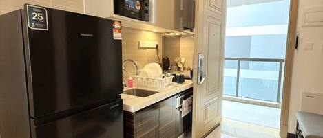 Classic Studio, Balcony | Private kitchen | Fridge, microwave