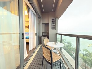 Classic Studio, Balcony | Living area | Flat-screen TV - R&F SEINE REGION at ANJU (Johor Bahru)