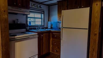 Refrigerador, microondas y parrilla de estufa
