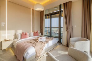 Luxury Apartment, Balcony, Canal View | 2 bedrooms, iron/ironing board, free WiFi - 2BR Business Bay with top amenities (Dubai)