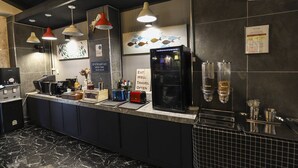 包含每日自助早餐