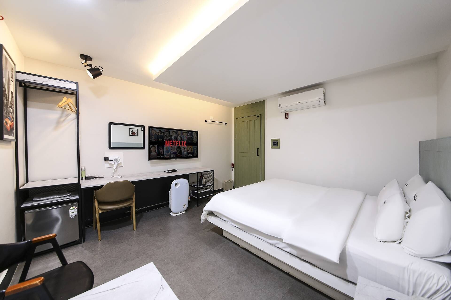Standard Double Room | Free WiFi