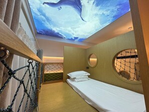 Family Loft | In-room safe, blackout curtains, soundproofing, iron/ironing board - 18HOW Qianmen Grape Courtyard Hotel (Beijing)