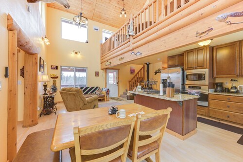 5 Mi to Kasilof River: Forest-View Retreat w/ Deck