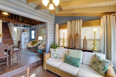 Fish On-Site: Okeechobee Cabin w/ Pool Access