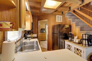 Refrigerador, microondas, parrilla de estufa y lavavajillas 