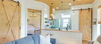Contrell Cottage On Farm w/ Peaceful Views
