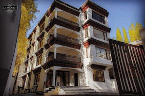 Property entrance - Hotel La Mount Ladakh (Leh)