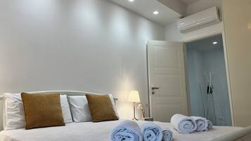 1 bedroom, desk, free WiFi, bed sheets