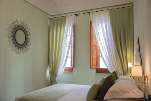2 Schlafzimmer, Schreibtisch, Bügeleisen/Bügelbrett, WLAN
