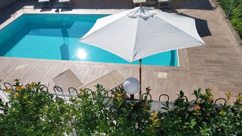 Villa with swimming pool a stone's throw from the sea