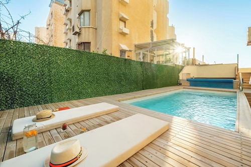 Netanya Beach Pool Studio by Sea N' Rent