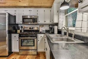 Kühlschrank, Ofen, Herdplatte, Geschirrspüler