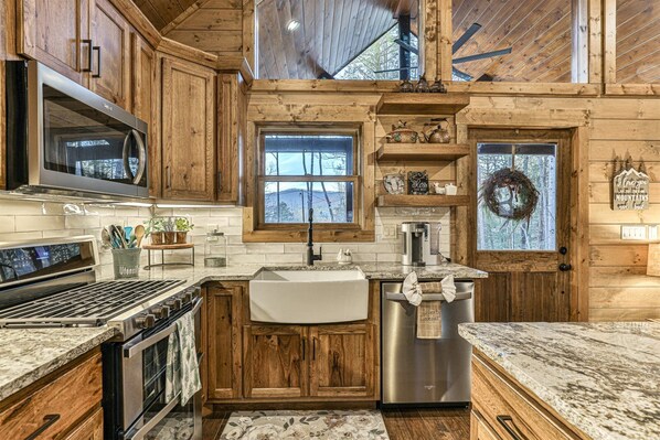 Kühlschrank, Ofen, Herdplatte, Geschirrspüler