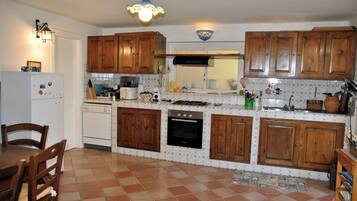 Réfrigérateur, four, plaque de cuisson, lave-vaisselle