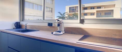 Fridge, microwave, oven, coffee/tea maker