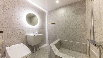 Deluxe Double Room | Bathroom | Separate tub and shower, hair dryer, towels, soap