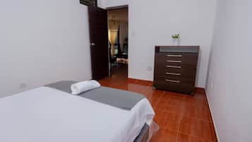 3 dormitoris, planxa i posts de planxar i Internet