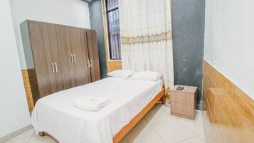 3 bedrooms, iron/ironing board, internet, wheelchair access