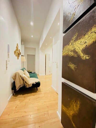 Comfy and Scenic 4BR Stay in Ottakring