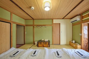 Basic Quadruple Room (July-September Mt.Fuji Shuttle Service Available) | Wi-Fi ฟรี