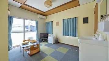 Basic Double or Twin Room, Mountain View (July-September Mt.Fuji Shuttle Service Available) | ๋ฌด๋ฃ WiFi