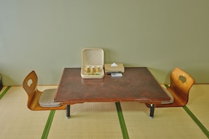 Standard Triple Room, Mountain View (July-September Mt.Fuji Shuttle Service Available) | Wi-Fi gratuit