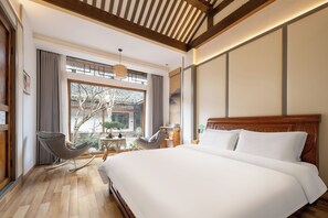 Suite destacada | Roba de llit d'alta qualitat, cobrellits i escriptori 