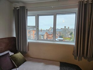 1 chambre, fer et planche à repasser, Wi-Fi gratuit