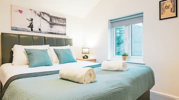 5 Schlafzimmer, Bügeleisen/Bügelbrett, kostenloses WLAN