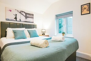 5 bedrooms, iron/ironing board, free WiFi