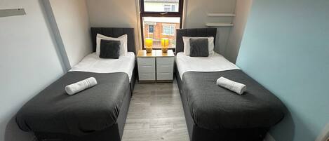 2 bedrooms, iron/ironing board, free WiFi