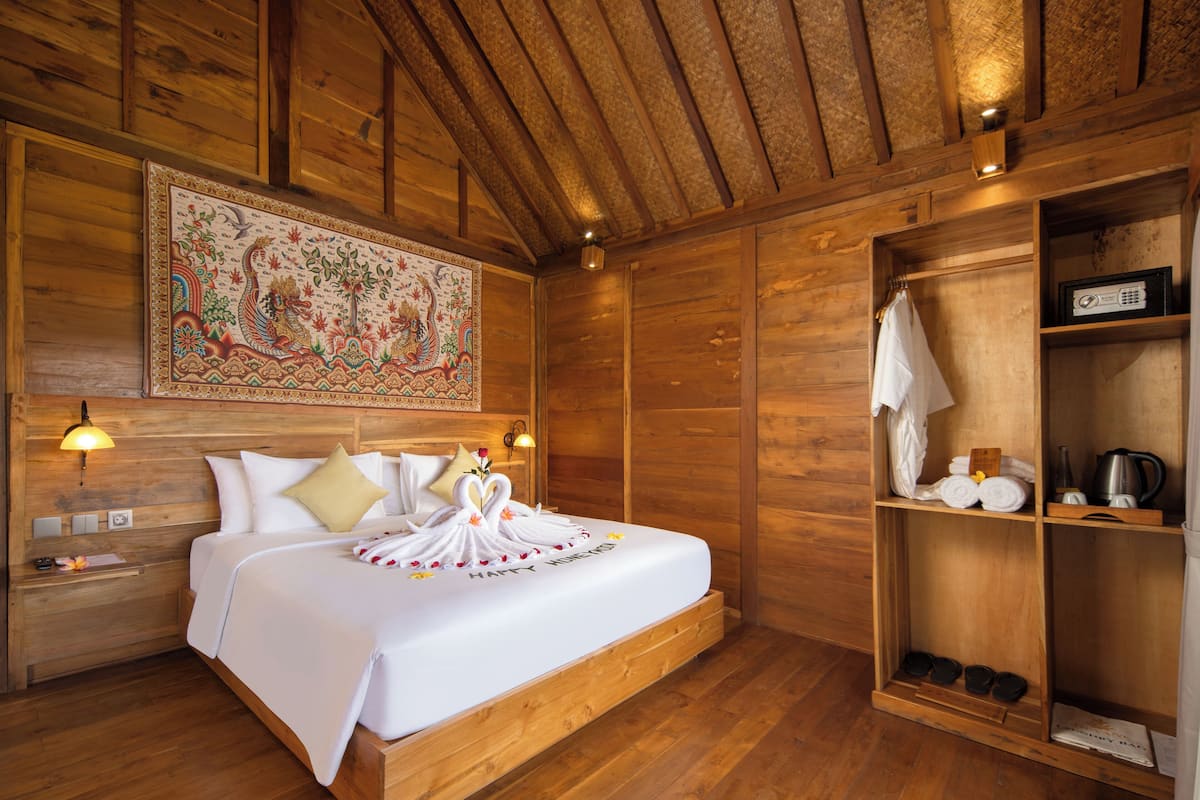 Classic Wooden House | 1 bedroom, premium bedding, in-room safe, desk