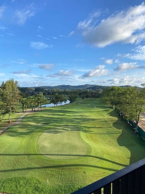 Apartment, Balcony, Golf View | Pemandangan balkoni