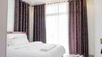3 chambres, fer et planche à repasser, Wi-Fi, draps fournis