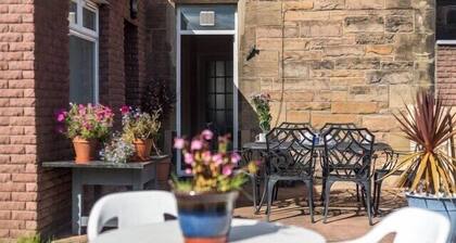 Historic 4-Bed Townhouse | Free Parking & Gardens