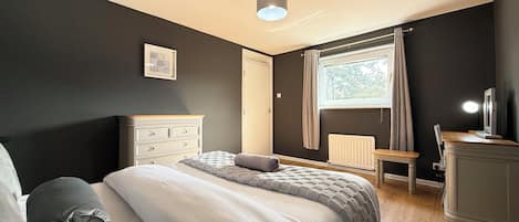 5 bedrooms, free WiFi