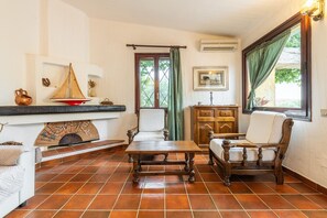 TV - VILLA FEDES SANT'ELMO (Castiadas)