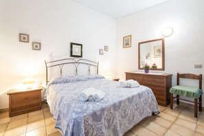 1 bedroom, iron/ironing board, free WiFi, bed sheets - VILLA FEDES SANT'ELMO (Castiadas)
