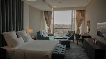 Deluxe Room | 1 bedroom, soundproofing, iron/ironing board, free WiFi