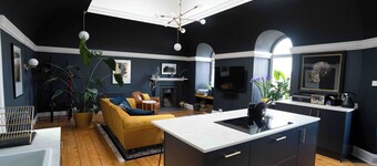 Unique flat in leafy location by Glagsow's Botanic Gardens. Walk to West End!