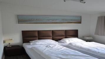 2 bedrooms