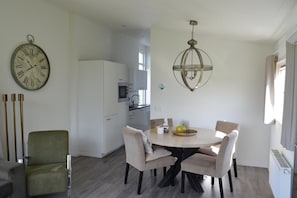 Dining - Chalet in Bemelen near Bemelerberg Reserve (Bemelen)