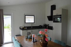 Stovetop, coffee/tea maker - Holiday Home Bemelen near Nature Reserve (Bemelen)