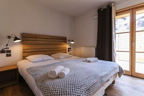 2 Schlafzimmer, Reisekinderbett, kostenloses WLAN