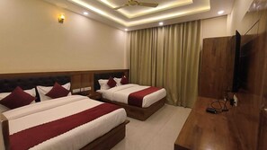 Egyptian cotton sheets, premium bedding, free WiFi