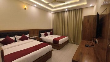 Egyptian cotton sheets, premium bedding, free WiFi