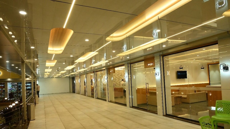 HOTEL PARQOTEL