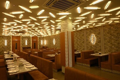 HOTEL PARQOTEL