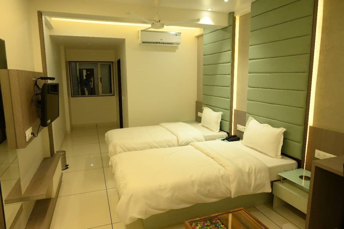 Egyptian cotton sheets, premium bedding, desk, laptop workspace